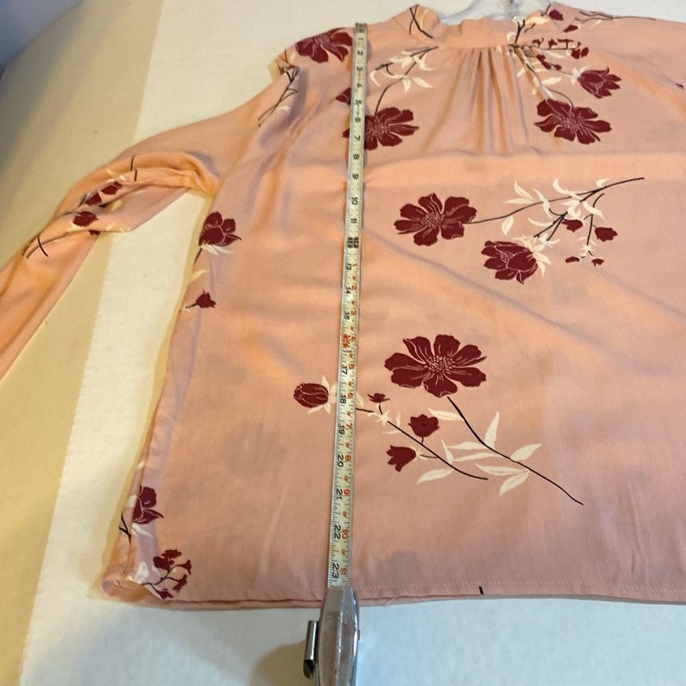 C‎ & C California Pullover Pink Floral Size Small Long Sleeve Blouse - Picture 9 of 11